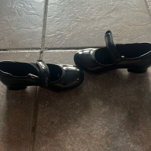 Toddler tap shoes- black in great condition, size 10.5